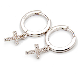 Srebrne kolczyki krzyżyki białe cyrkonie