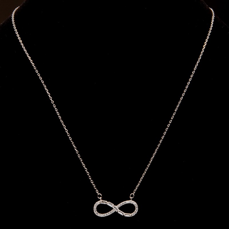 Srebrny naszyjnik nieskończoność z cyrkoniami