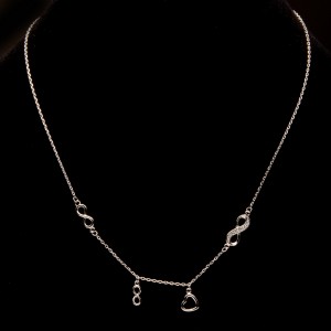 Srebrny naszyjnik serce nieskończoność