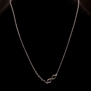 Srebrny naszyjnik klasyczna nieskończoność onyks