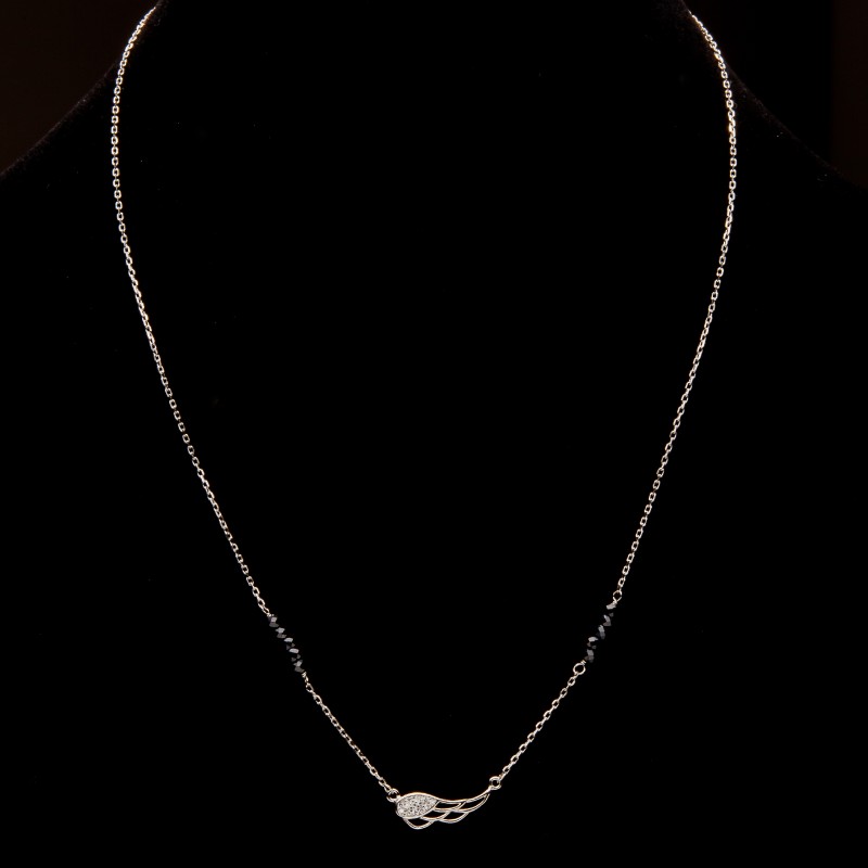 Srebrny naszyjnik skrzydlata zawieszka