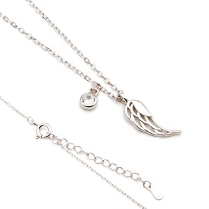 Srebrny naszyjnik skrzydlata cyrkonia