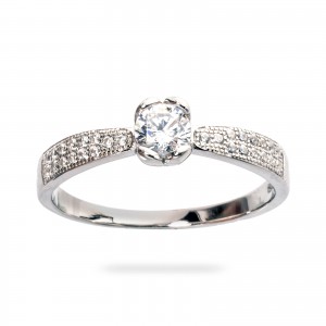 Srebrny pierścionek 925 z białą cyrkonią