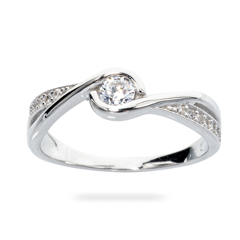 Srebrny  pierścionek 925 otulona cyrkonia