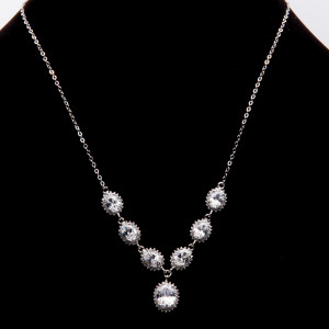 Srebrny naszyjnik białe cyrkonie