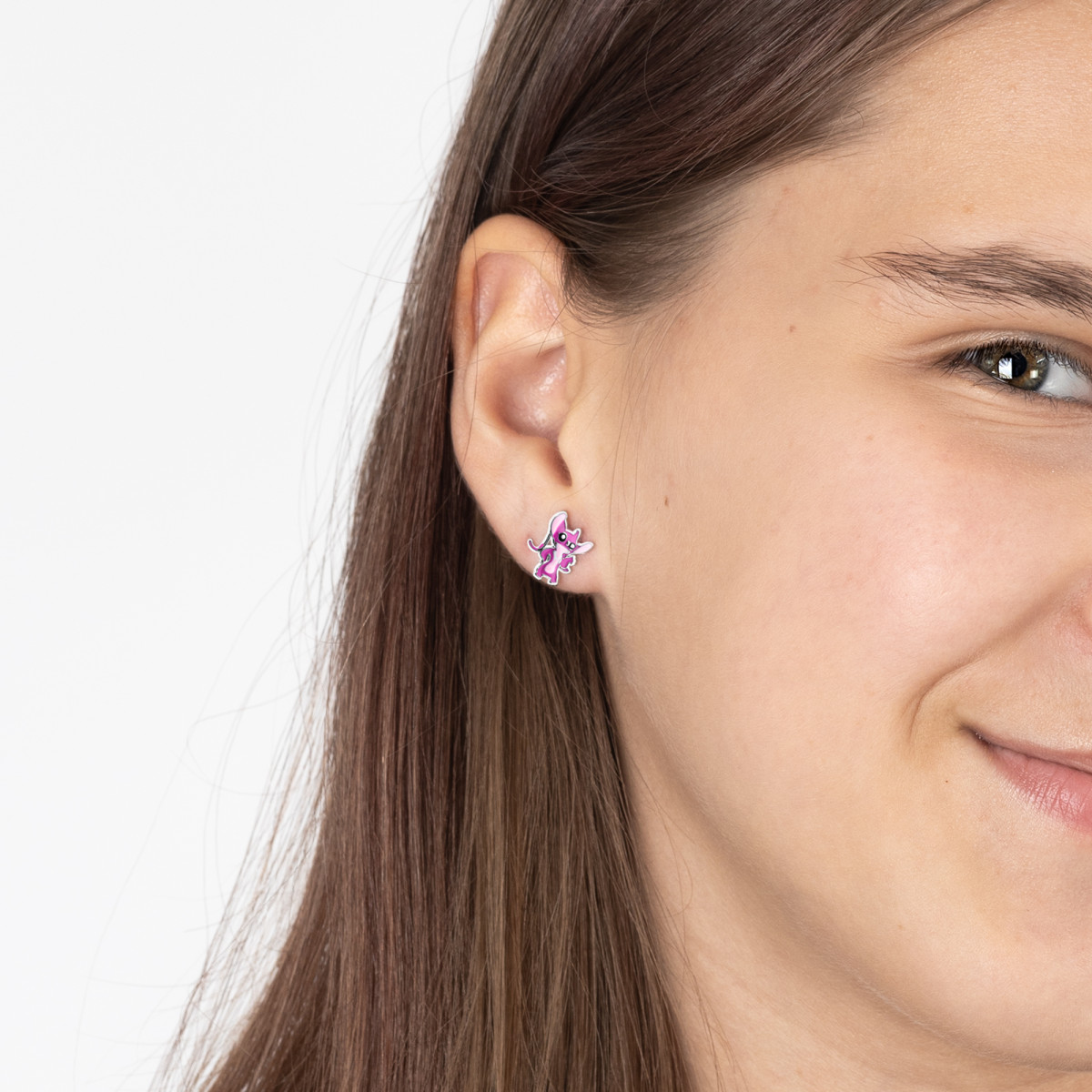 kolczyki-różowy-stich-angel-na-uchu