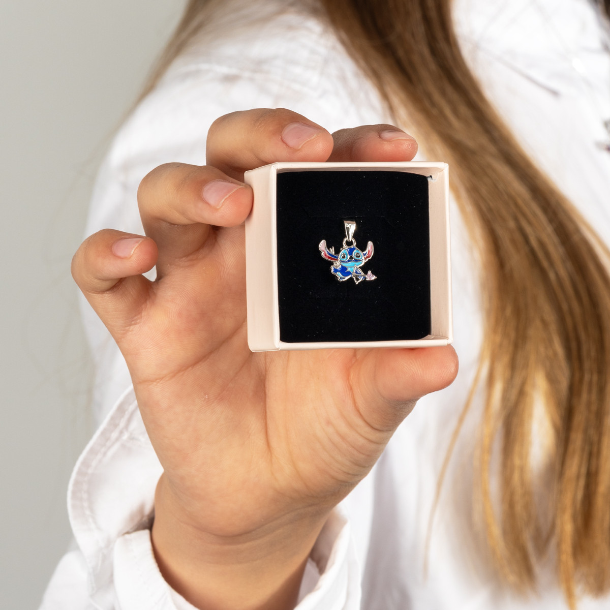 srebrna-zawieszka-amor-ze-stitchem