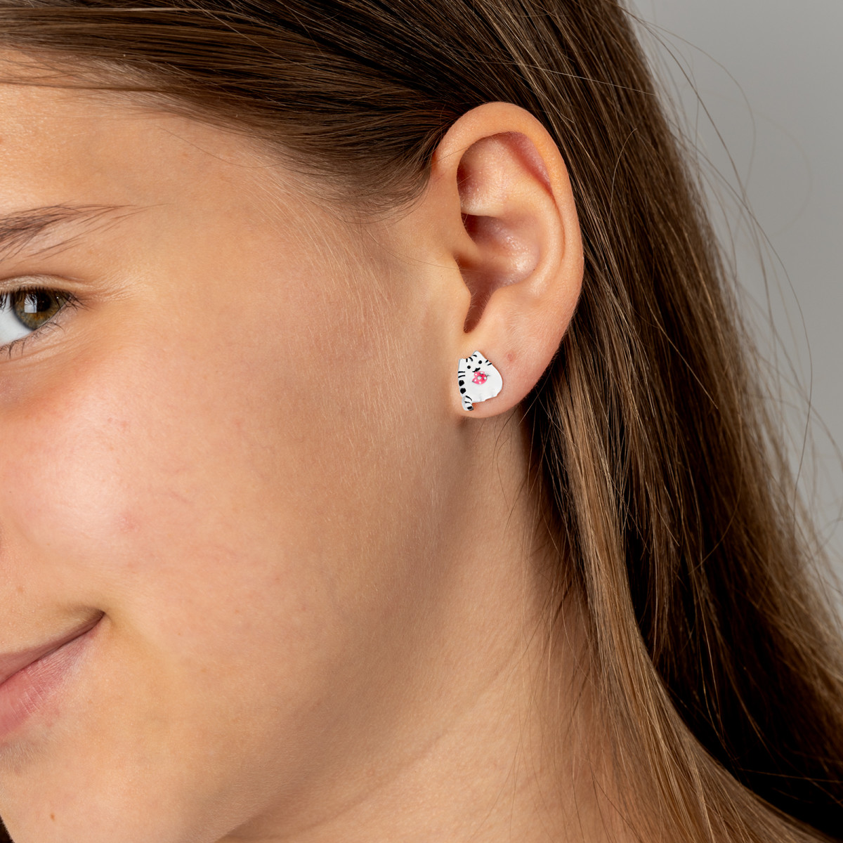 srebrne-kolczyki-pusheen-gwiazdka-kotek-na-uchu