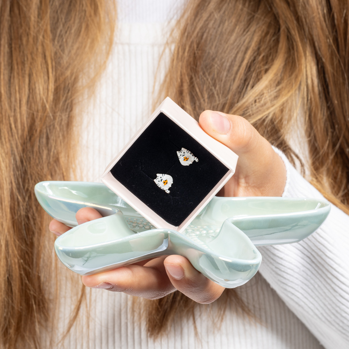 srebrne-kolczyki-pusheen-kotek-bialo-czarny-ciastko-cookie