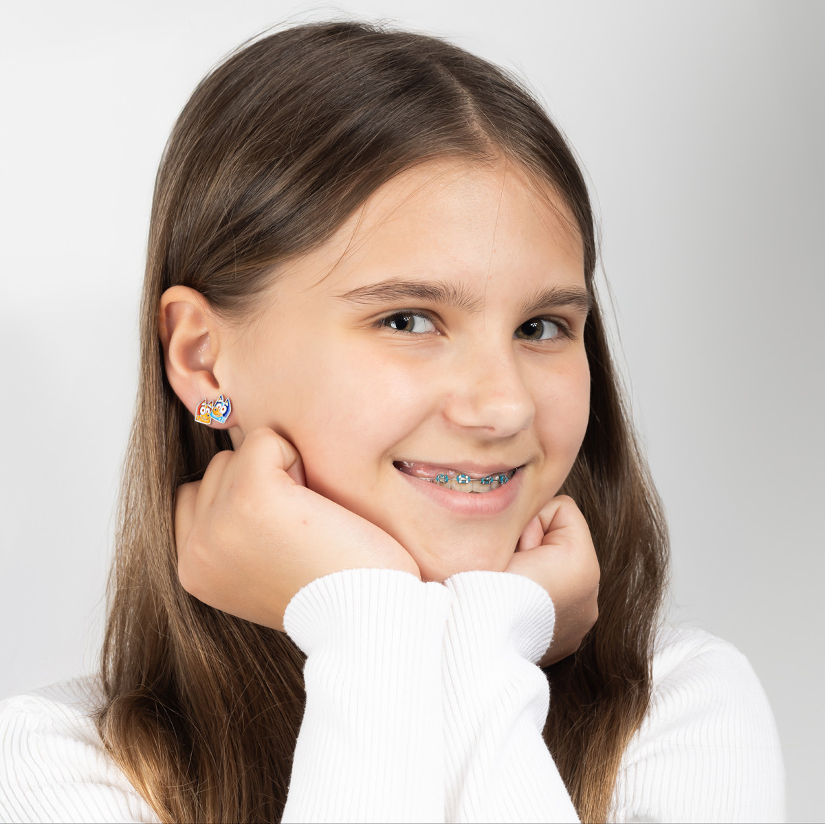 srebrne-kolczyki-bluey-piesek-niebieski