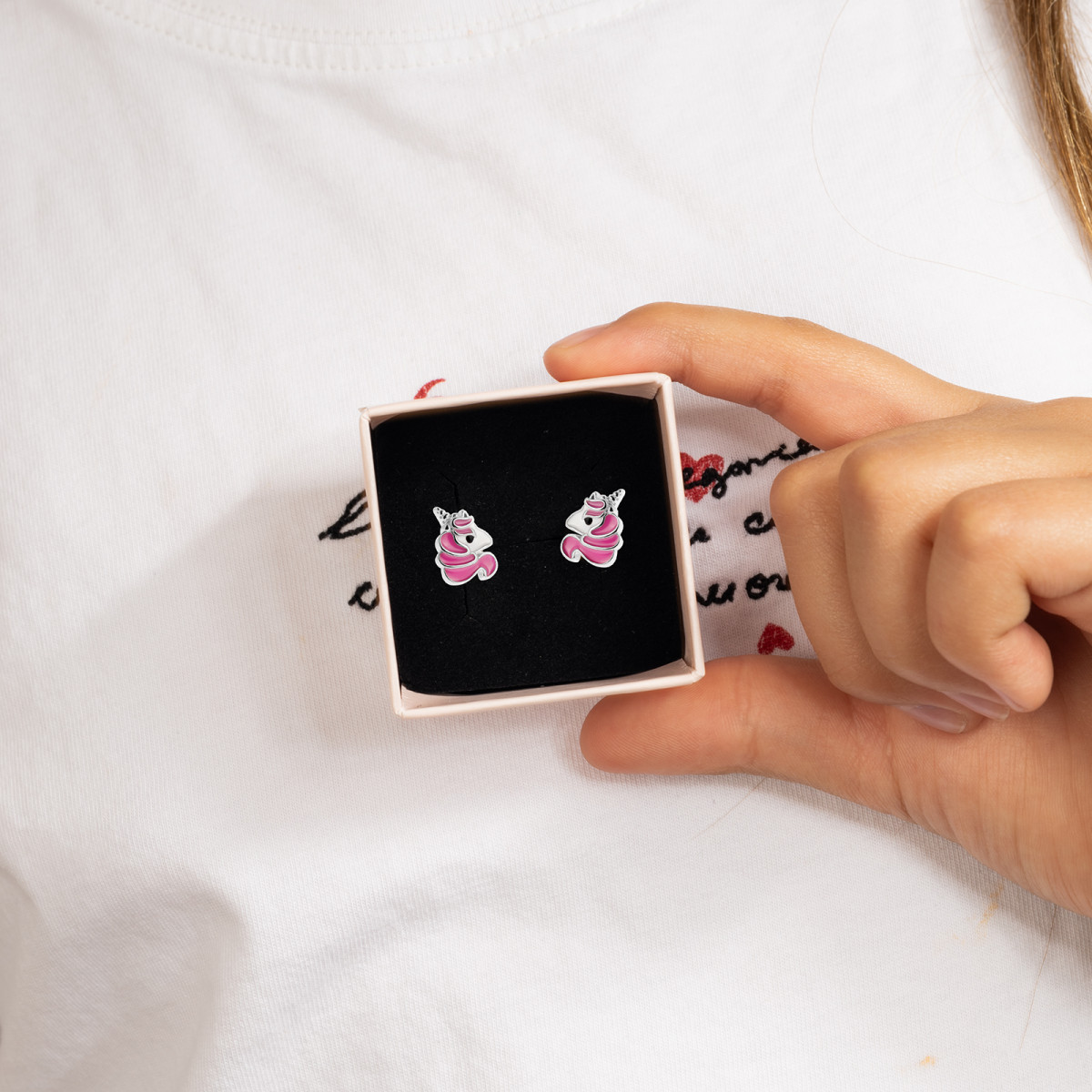 srebrne-kolczyki-pudełko