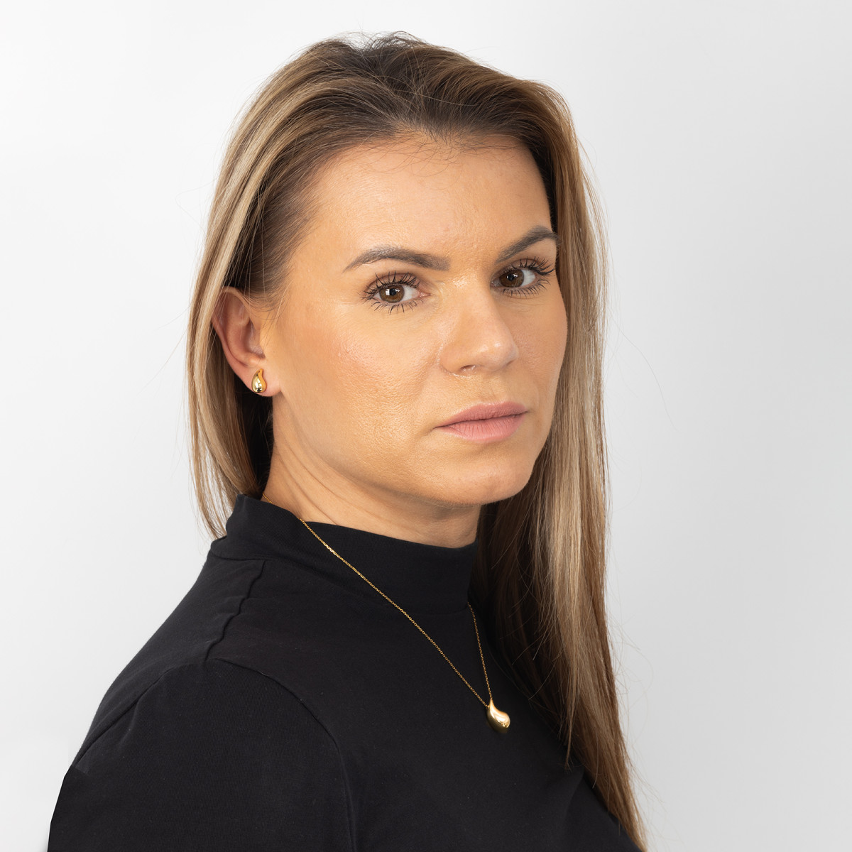 Monilu-zlota-bransoletka-pancerka-585-reka