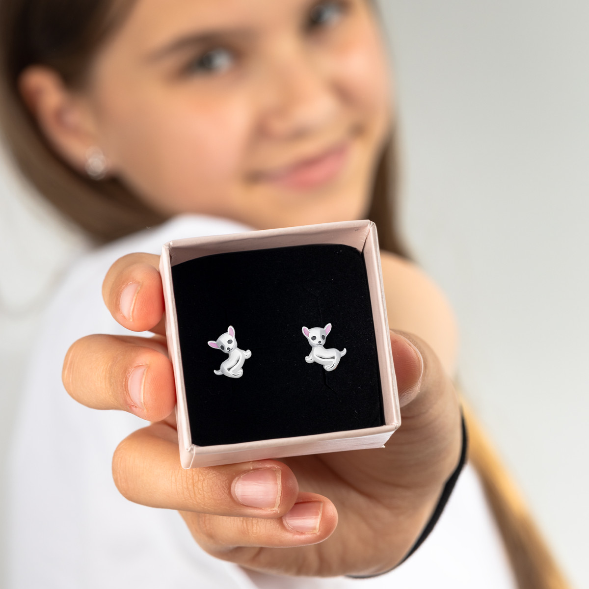 srebrne-kolczyki-pudełko