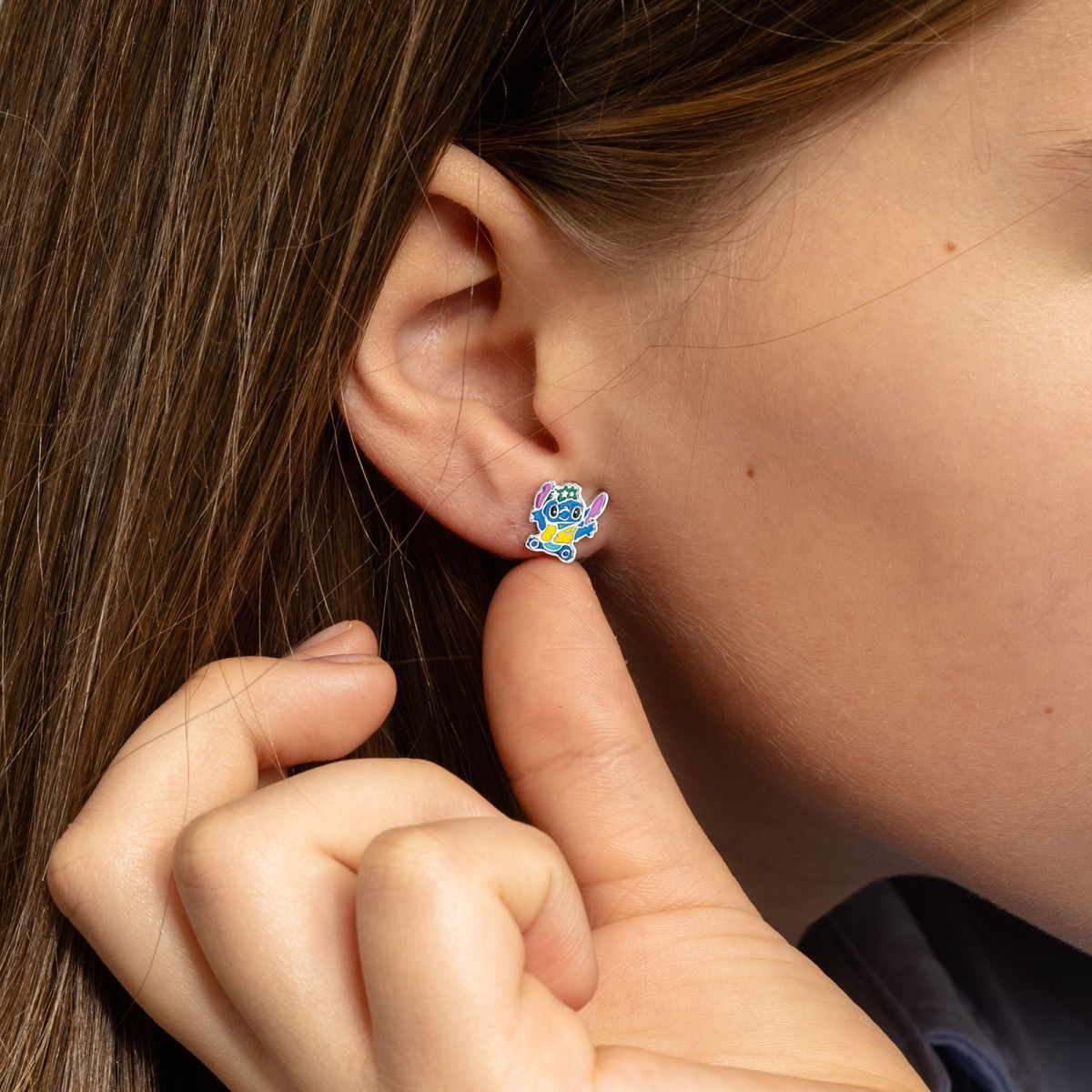 kolczyki-uroczy-stich-na-uchu